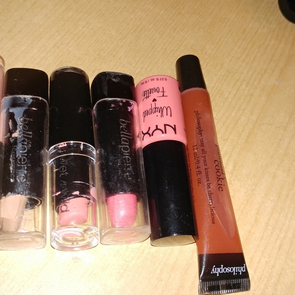 Huge lip bundle - Picture 5 of 8